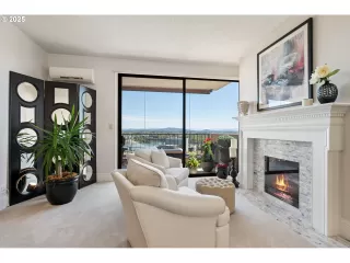 Photo #6: 687088324 Listing 