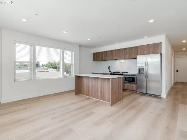 MLS: 687115912 Condo For Sale