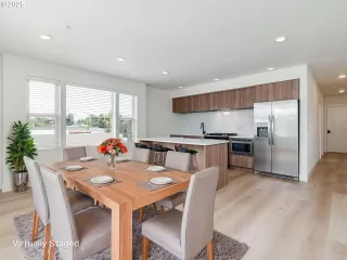 Photo #1: 687115912 Listing 