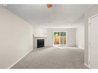 Photo #4: 687121934 Listing 