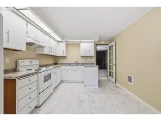 Photo #1: 687252145 Listing 