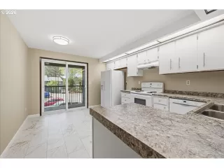 Photo #2: 687252145 Listing 