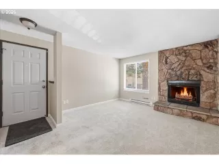 Photo #4: 687252145 Listing 