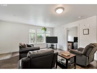 Photo #4: 687283796 Listing 