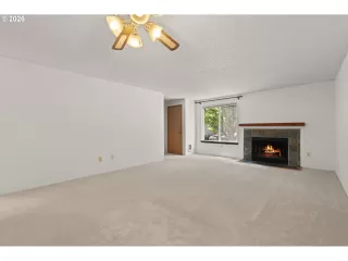 Photo #4: 687410305 Listing 