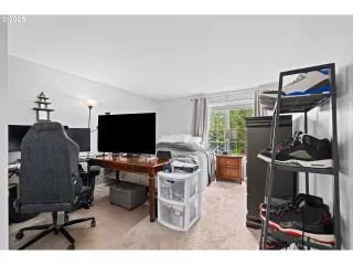 Photo #4: 687490028 Listing