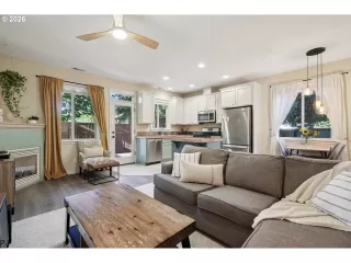 Photo #3: 687516163 Listing 