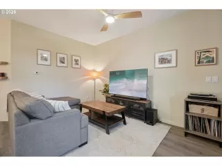 Photo #4: 687516163 Listing 