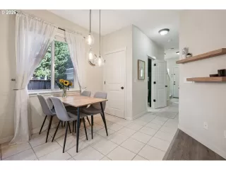 Photo #5: 687516163 Listing 