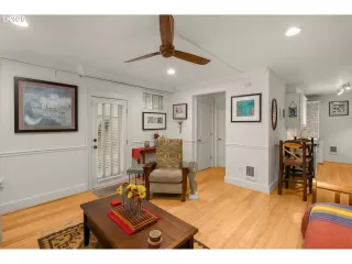 Photo #3: 687550645 Listing 