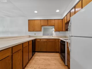 Photo #5: 687560768 Listing 