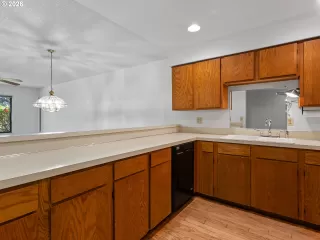 Photo #6: 687560768 Listing 