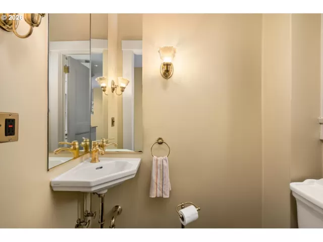 MLS: 687600206 Condo For Sale