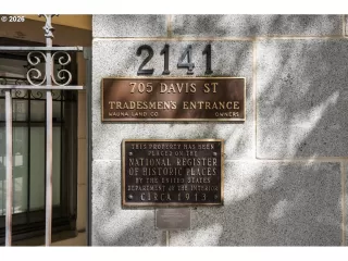 Photo #2: 687600206 Listing 