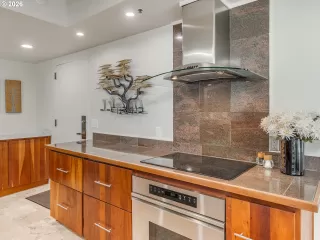 Photo #4: 687754981 Listing 