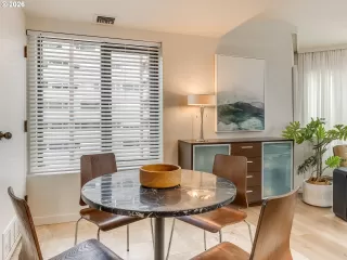 Photo #6: 687754981 Listing 