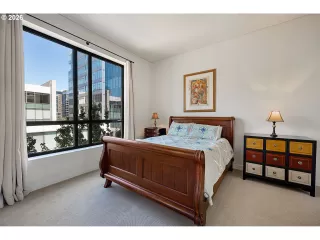 Photo #5: 688362432 Listing