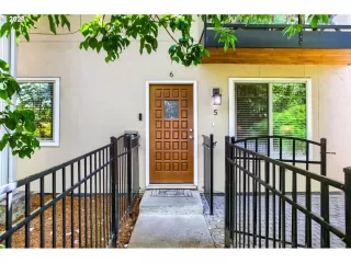 Photo #3: 688413094 Listing