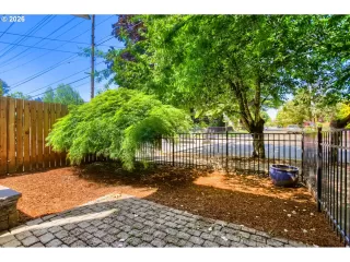 Photo #5: 688413094 Listing