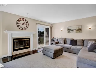 Photo #3: 688815022 Listing