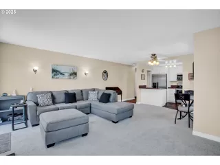 Photo #4: 688815022 Listing