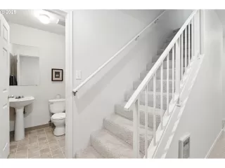 Photo #3: 688919637 Listing