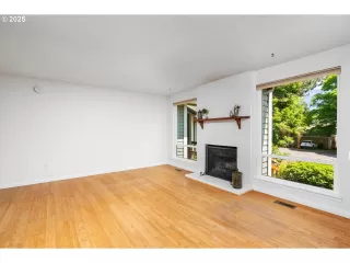 Photo #3: 688958276 Listing 