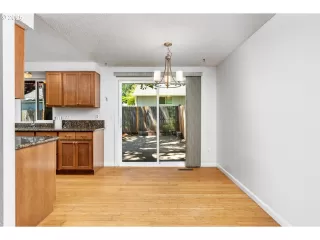 Photo #6: 688958276 Listing 