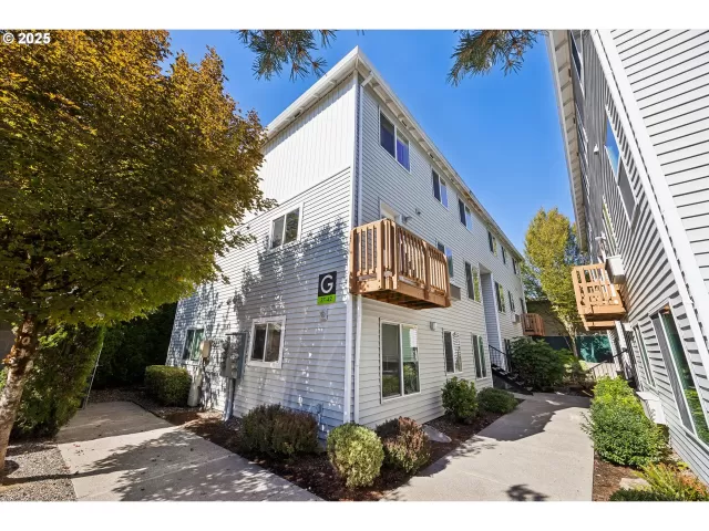 MLS: 689011223 Condo For Sale