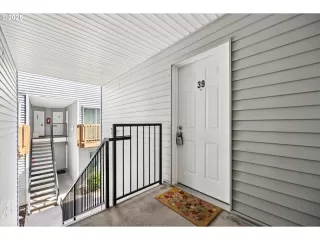 Photo #1: 689011223 Listing 