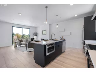 Photo #5: 689206368 Listing 