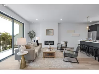 Photo #6: 689206368 Listing 