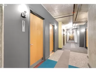 Photo #2: 689221644 Listing