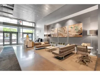 Photo #3: 689221644 Listing