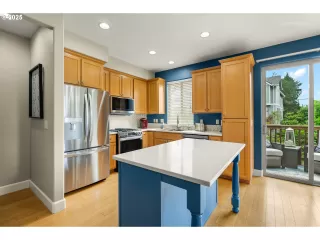 Photo #5: 689431839 Listing 