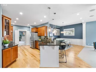 Photo #5: 689470142 Listing 