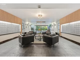 Photo #4: 689665509 Listing 