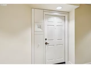 More Details about MLS # 689962108 : 1132 SW 19TH AVE 512