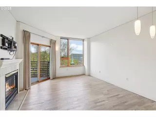 Photo #1: 689962108 Listing