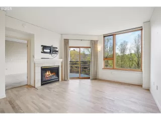 Photo #3: 689962108 Listing