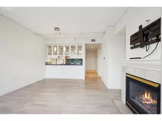 Photo #4: 689962108 Listing