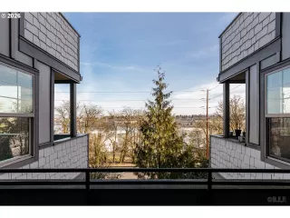 Browse active condo listings in CASCADE VIEW