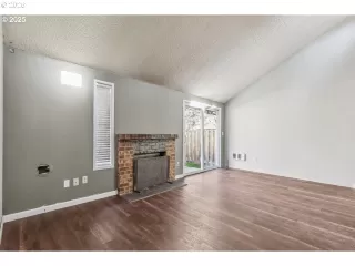 Photo #3: 690222324 Listing 