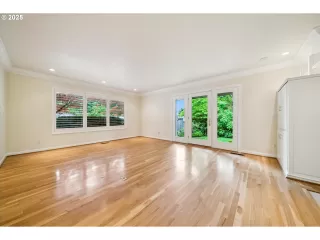 Photo #5: 690362032 Listing