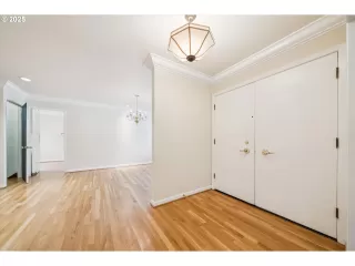 Photo #6: 690362032 Listing