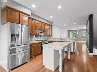 Photo #6: 690392122 Listing