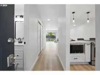 Photo #5: 690803834 Listing