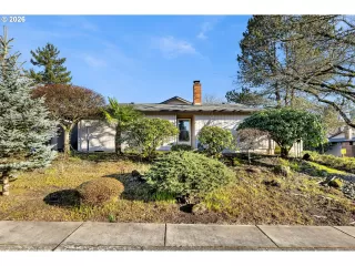 More Details about MLS # 691150488 : 3702 NE 45TH ST 3702