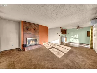 Photo #5: 691150488 Listing