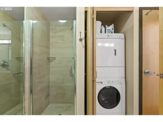 Photo #5: 691532498 Listing 